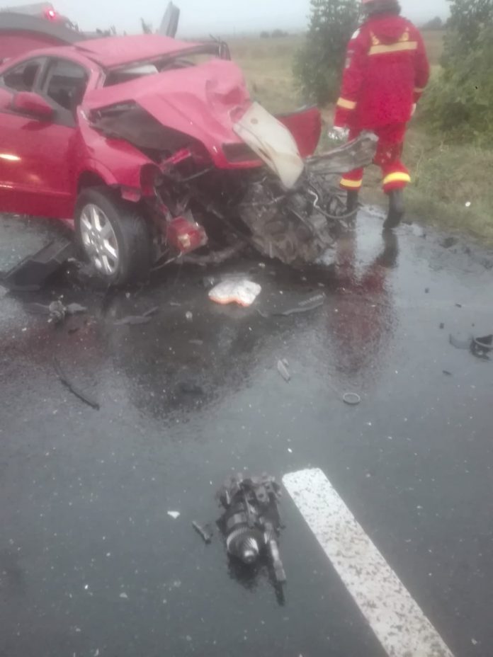 Cele două autoturisme impicate în accidentul de pe DN 2 E85