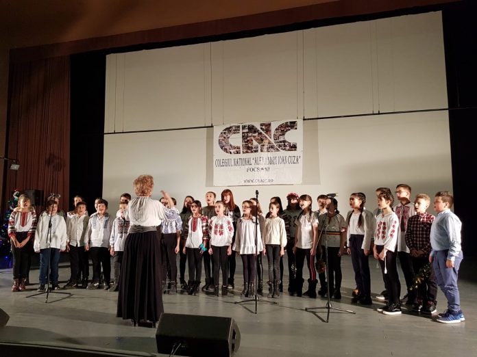 serbare cuza craciun 2019 (18)