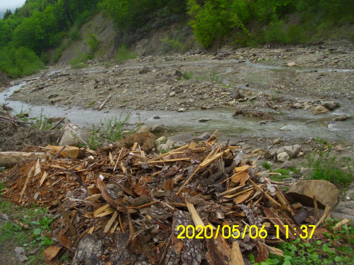 Râu Năruja, comuna Nistoreşti foto 2