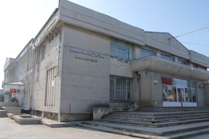 foto Casa de Cultura Emanoil Petrut (1)