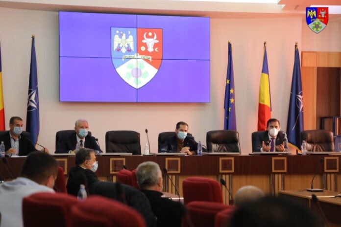 Președintele Cătălin Dumitru Toma, ministrul Ion Ștefan, vicepreședintele Ionel Cel-Mare, director SC CUP SA