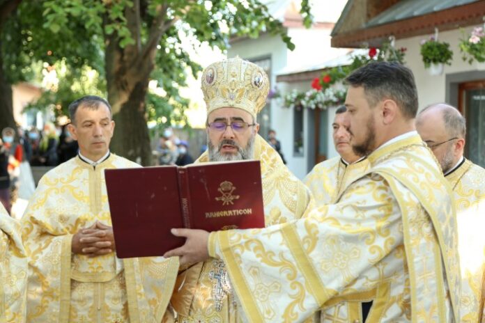biserica dumbraveni (3)