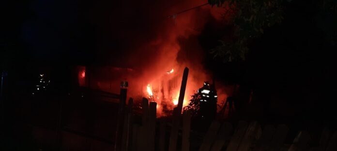 incendiu pompieri casa (3)