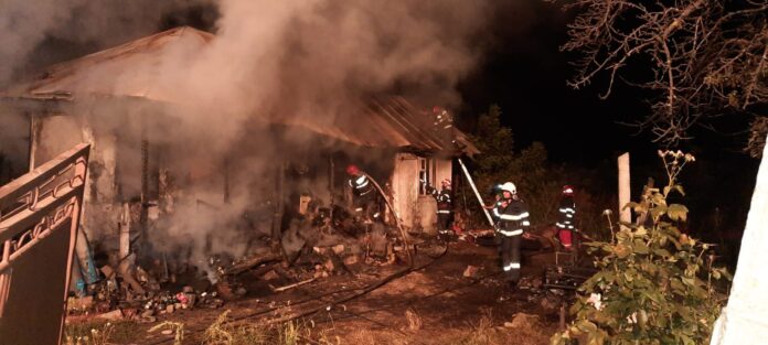incendiu pompieri casa (5)