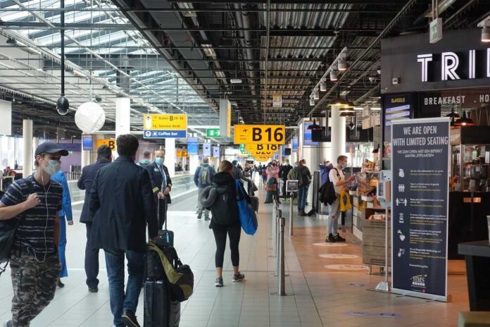 Amsterdam,/,Netherlands,-10.04.2020:,Coronavirus,Outbreak,,Reopening,Of,The,Air