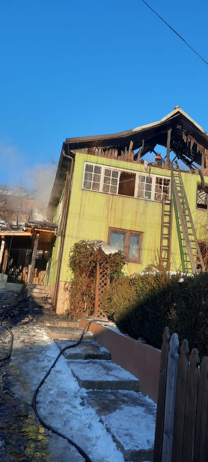 Incendiu casa Tulnici
