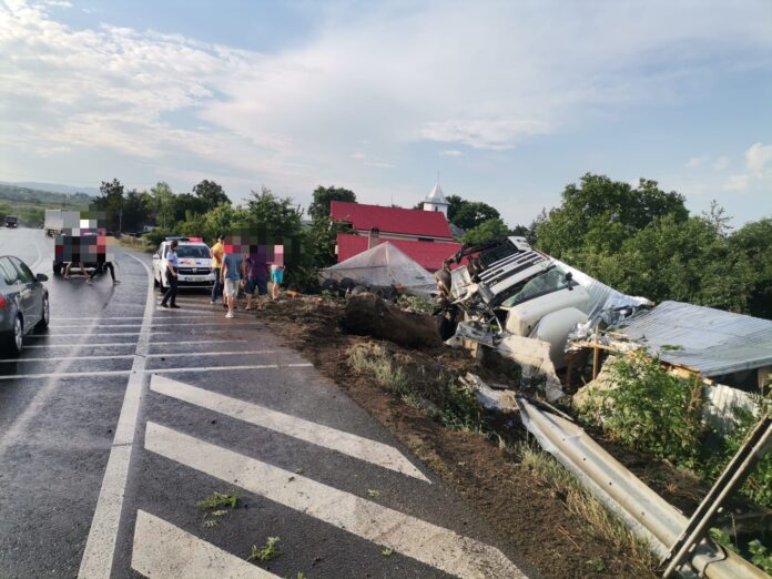 accident tir rasturnat