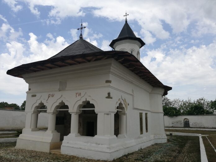 Biserica brancoveneasca Bordesti