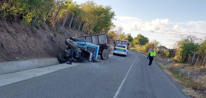 tractor remorca rasturnat