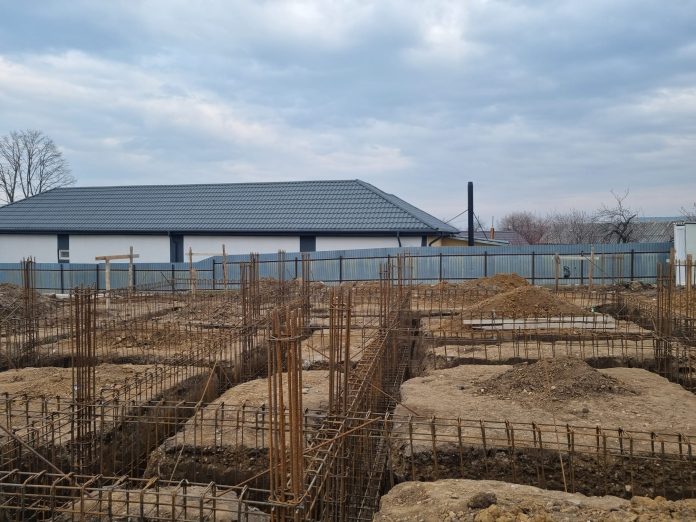 dispensar Faraonele constructie