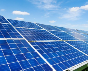 Instituțiile publice pot cere 650 de milioane de euro pentru energie solară și stocare din 28 septembrie