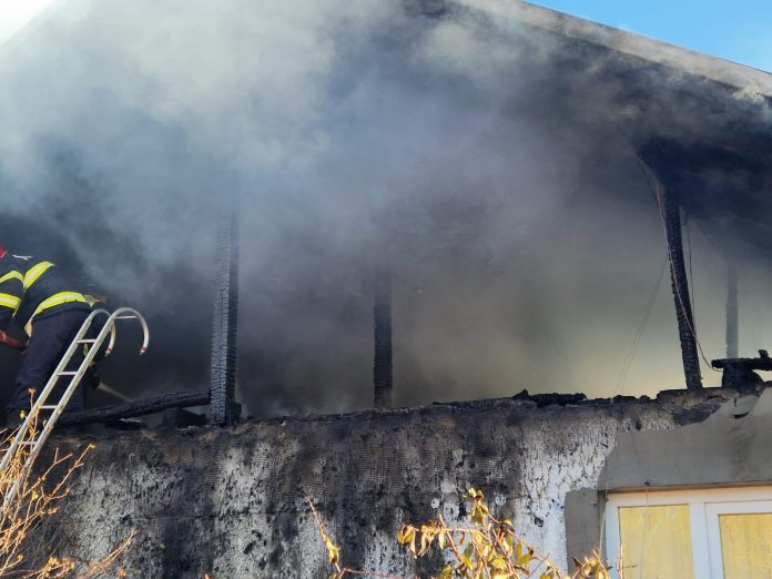 incendiu casa paunesti (4)
