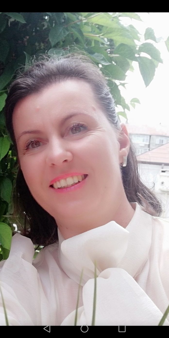 SImona Ceamburu