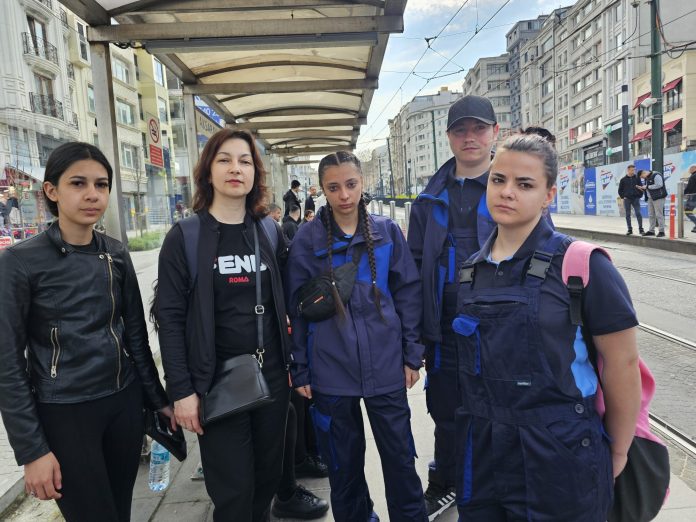 Elevii noștri alături de doamna Gabriela Marin