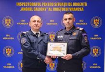 Pompier din Vrancea, desemnat „Pompierul lunii martie” pentru intervenții la incendii din Vidra și Tulnici