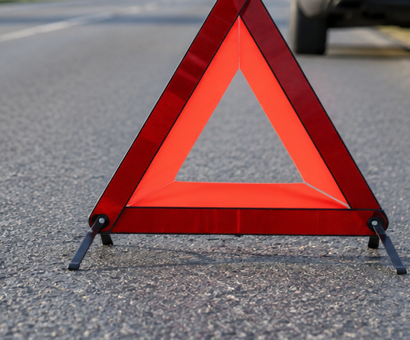 Două persoane rănite într-un accident pe E85, la Dumbrăveni