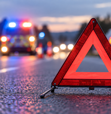 Trafic blocat pe DN2L, la Străoane, în urma unui eveniment rutier