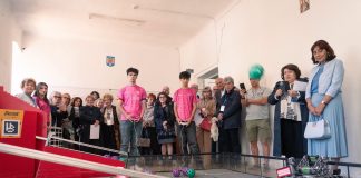 Absolvenții Colegiului „Al. I. Cuza” de acum 45 de ani s-au întâlnit cu echipa de robotică AICitizens